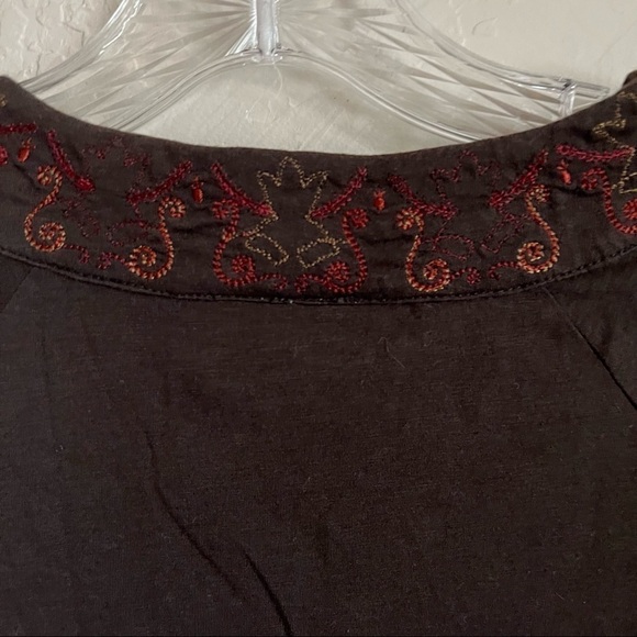 Ann Taylor Loft Petites Brown Embroidered V Neck Top - Picture 5 of 6